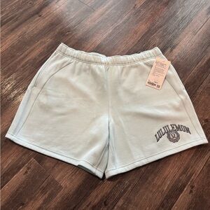 NWT - Lululemon Scuba Oversized MR Short 7” Graphic - Size XL